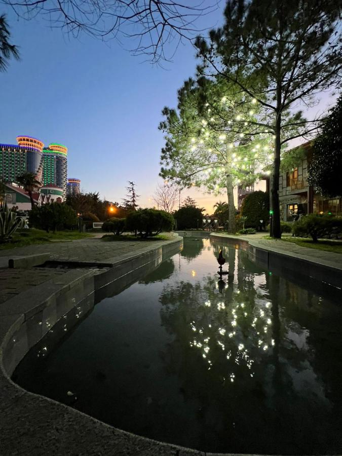 Orbi City Hotel Batumi Bagian luar foto