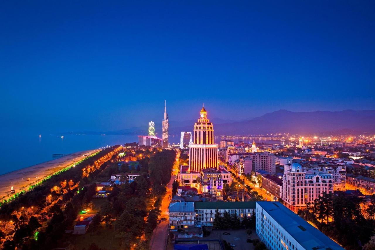 Orbi City Hotel Batumi Bagian luar foto