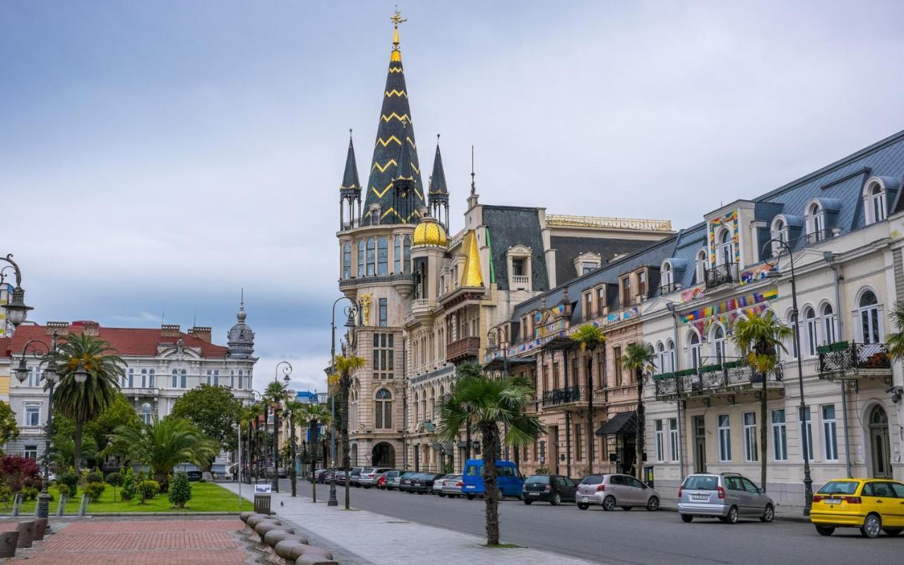 Orbi City Hotel Batumi Bagian luar foto